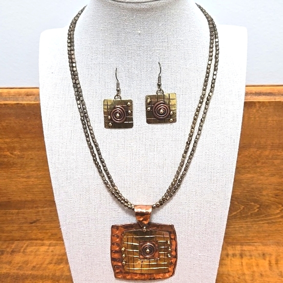 COPPER & BRASS ARTISAN CRAFTED PENDANT NECKLACE & MATCHING EARRINGS - Picture 1 of 5